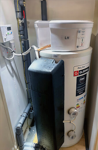 https://marmionhotwater.com.au/uploads/2025/06/electric-hot-water-system-70649.jpg