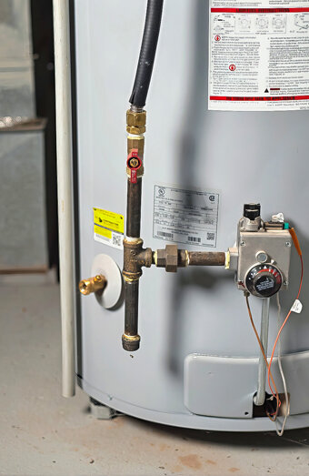 https://marmionhotwater.com.au/uploads/2025/06/gas-hot-water-system-65811.jpg