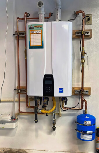 https://marmionhotwater.com.au/uploads/2025/06/hot-water-33549.jpg